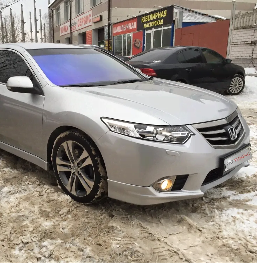 Накладки на передний бампер "клыки" type-s для Honda Accord 8 рестайлинг